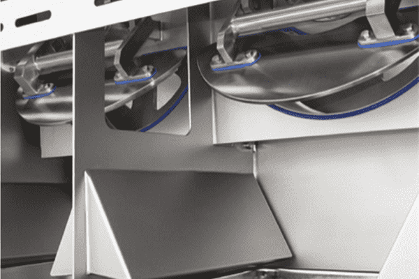 Scarico prodotto nei Miscelatori Sottovuoto Seydelmann